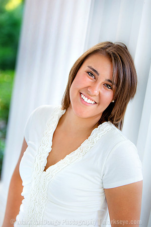 2011Portrait_Megan_T_0021