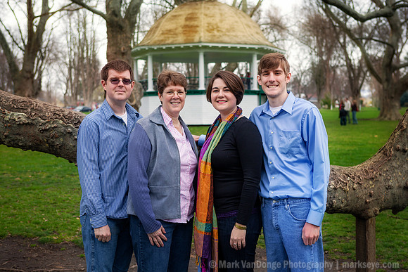 2012Portrait_Hansens_0017