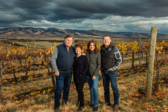 2024_Leonetti_Family_0014